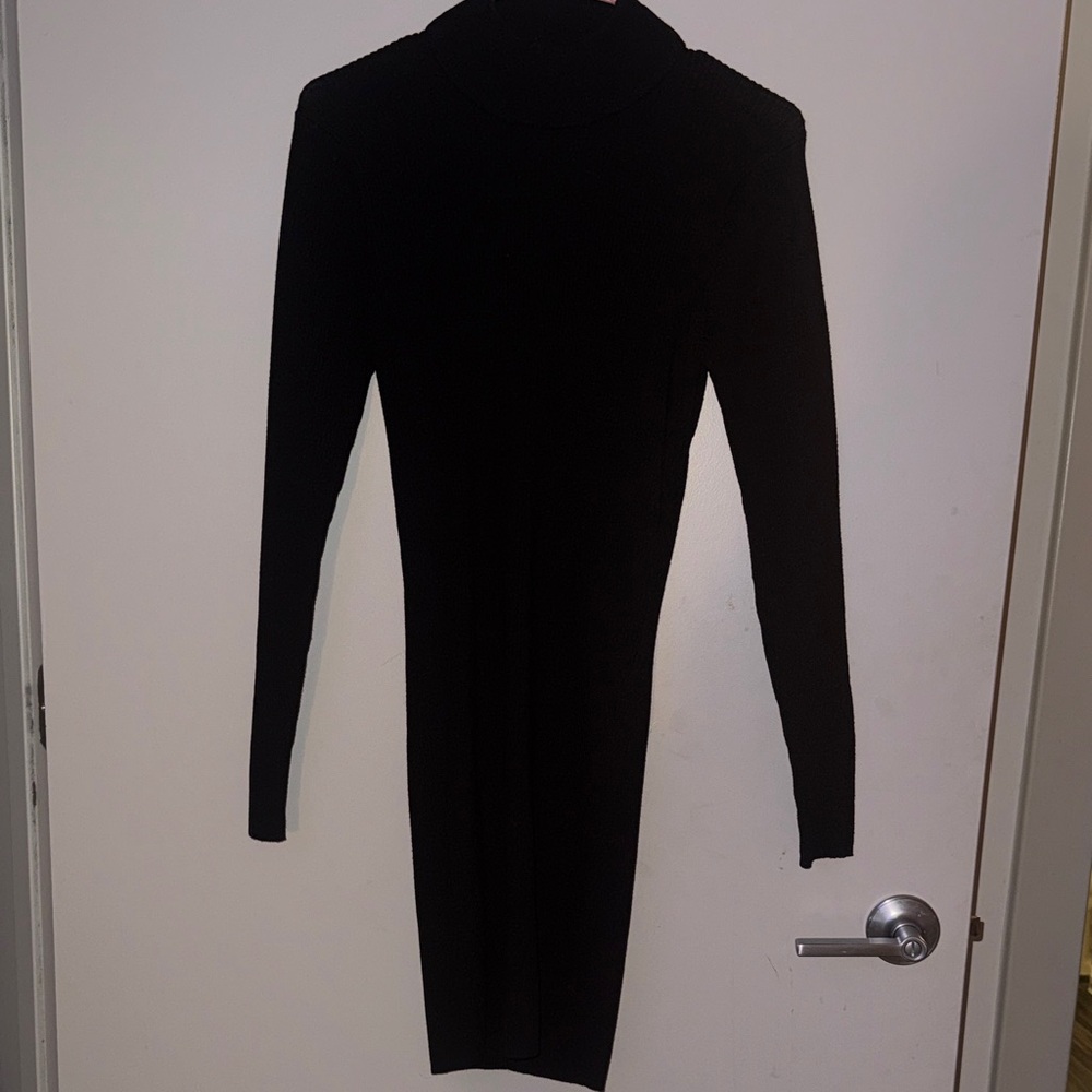 Backless Black Long Sleeve Dress